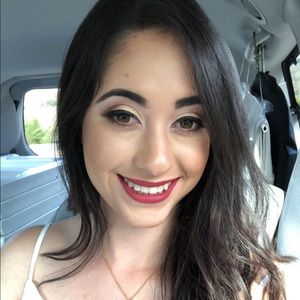 Meet your Posher, Cristina